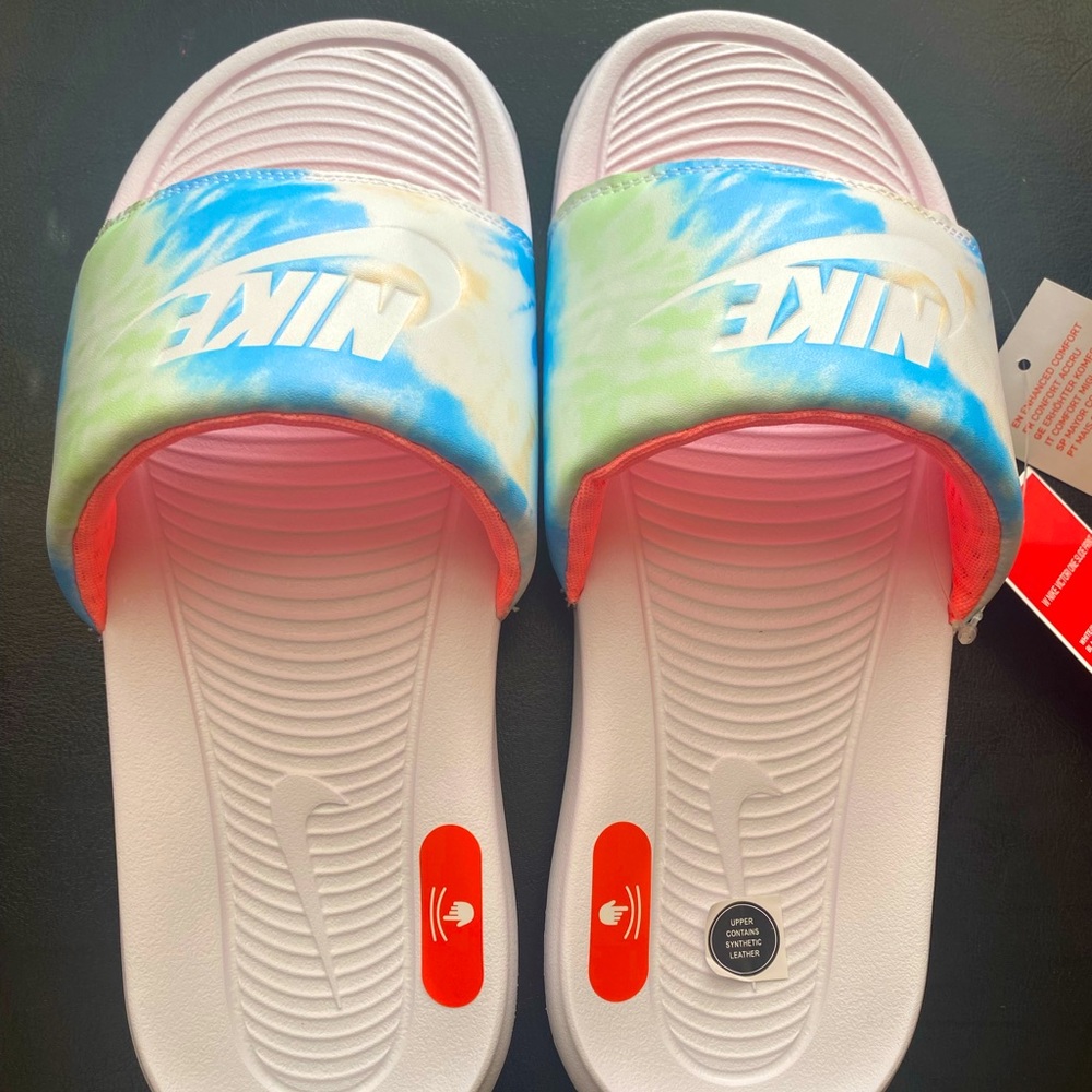 NEW Women’s Nike Slides